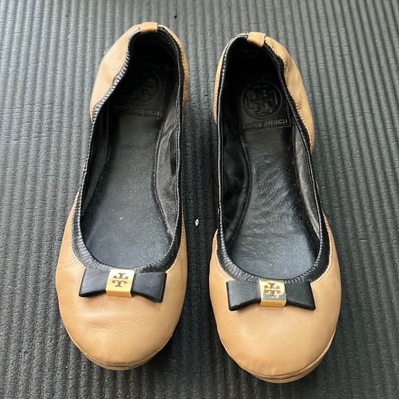 Tory Burch Shoes - Tory Burch Eddie Bow Ballet Flats Beige Tan Black